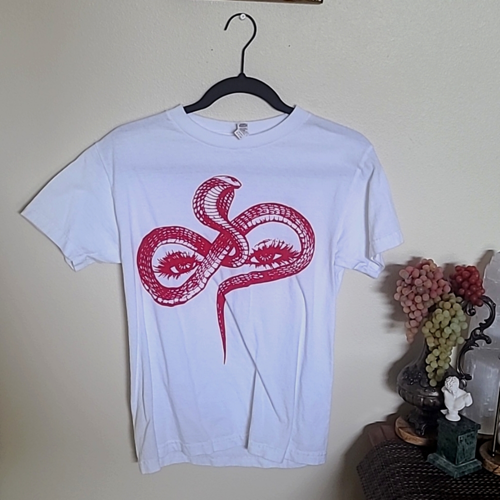 Small graphic tshirt snake eyes print from Toronto